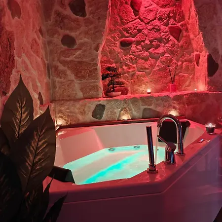 Elysia Luxury Suite Con Jacuzzi - Centro Brindisi Nyaraló *