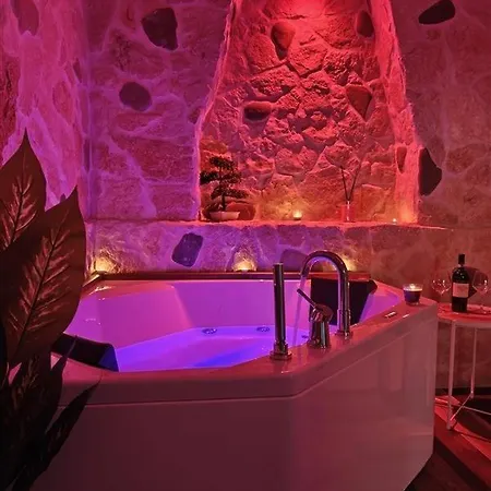 Elysia Luxury Con Jacuzzi - Centro Brindisi