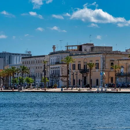 Ferienhaus Elysia Luxury Con Jacuzzi - Centro Brindisi