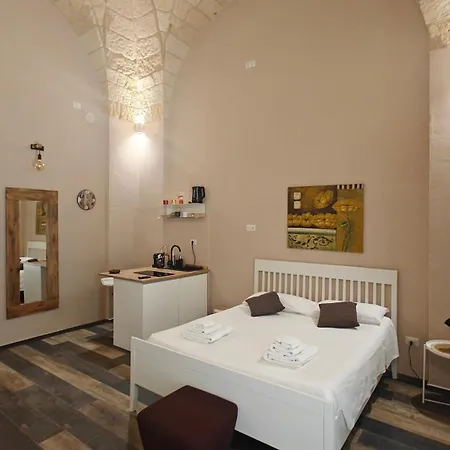 Elysia Apartment Con Jacuzzi - Centro Brindisi * Brindisi