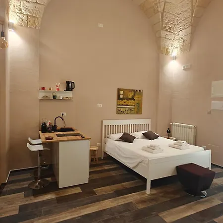 Elysia Apartment Con Jacuzzi - Centro Brindisi Casa de Férias *