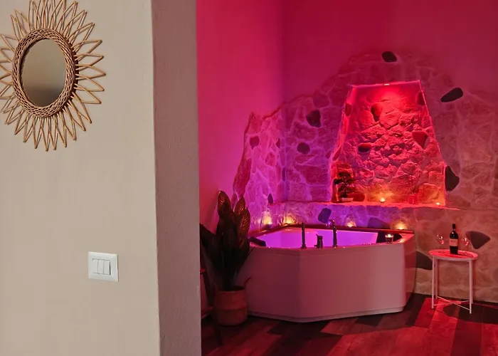 Elysia Luxury Suite Con Jacuzzi - Centro Brindisi Semesterbostad